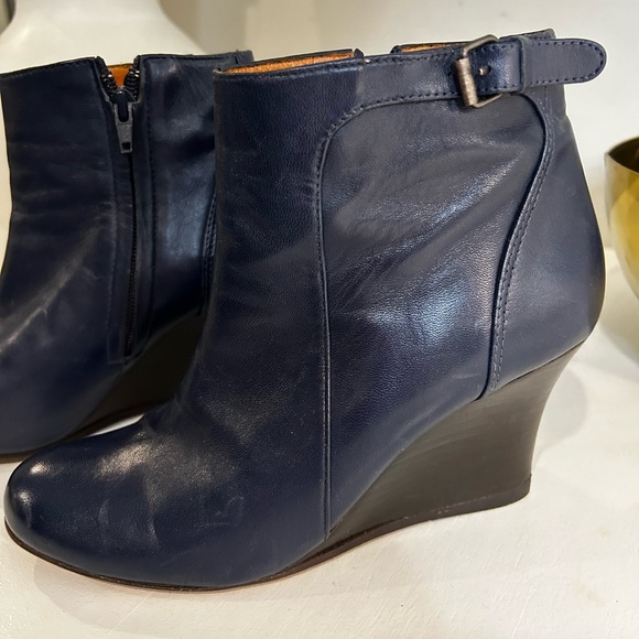 Lanvin dark blue ankle bootie with wedge heel - Picture 3 of 8